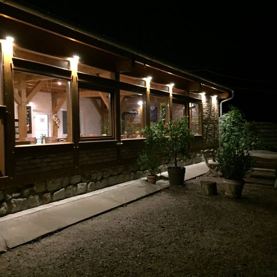 Außenlage bei Nacht